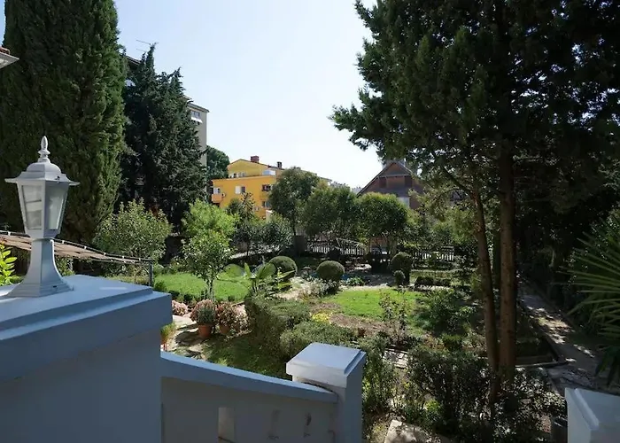 Apartamento With A Parking Space - 14565 Pula