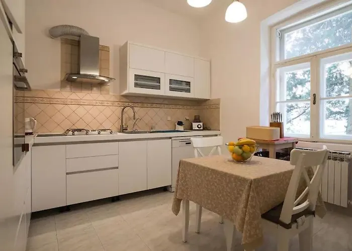 With A Parking Space - 14565 풀라